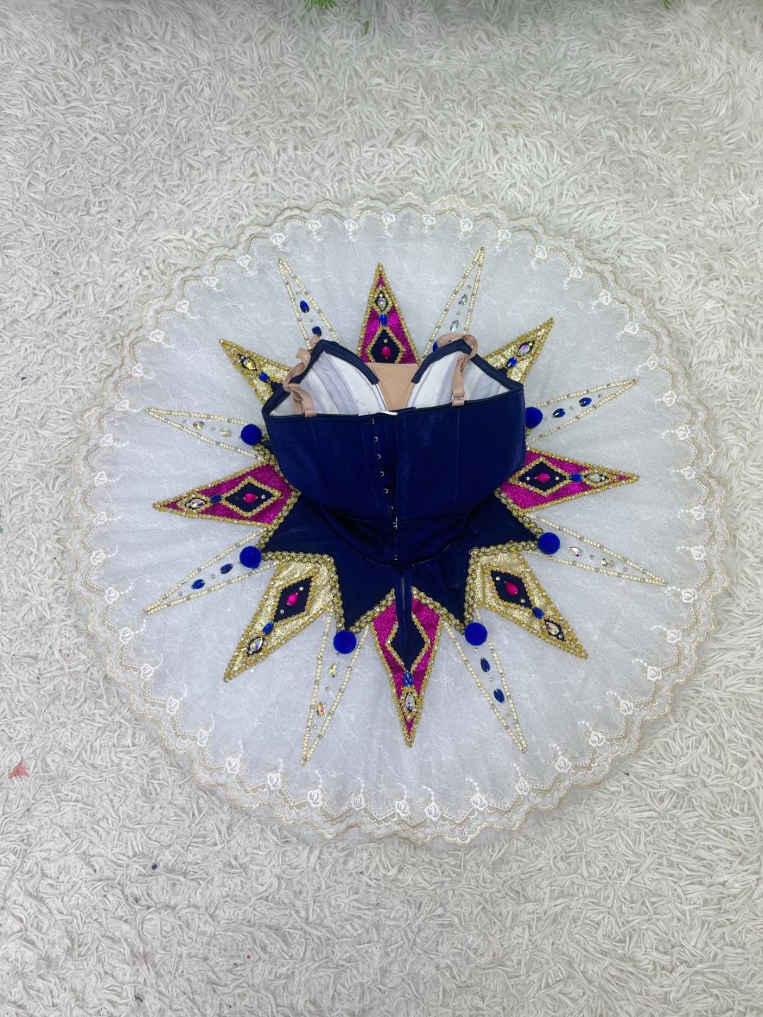 Harlequinade  Variation of Columbine