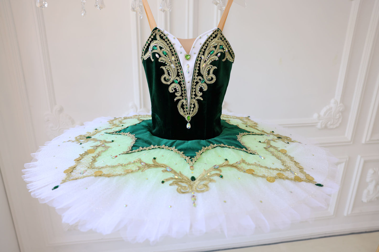 Raymonda Professional Tutu, Green Esmeralda tutu, Esmeralda platter tutu, green Esmeralda tutu, Professional Esmerada platter tutu
